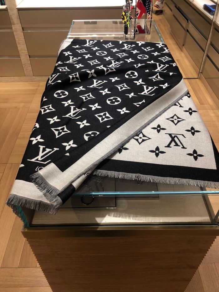 Louis Vuitton Scarf LV00063